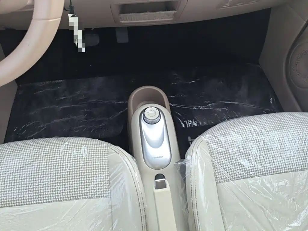 Wuling MINIEV — миниатюра 14