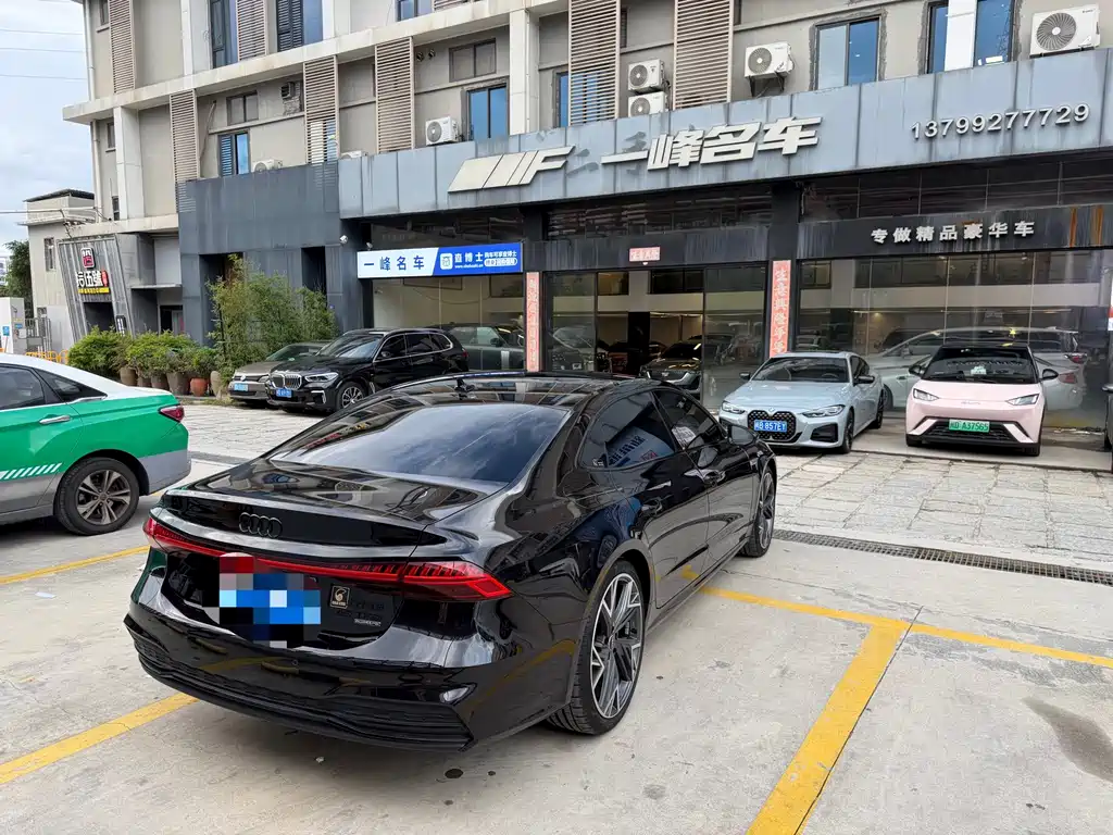 Audi A7L — миниатюра 4