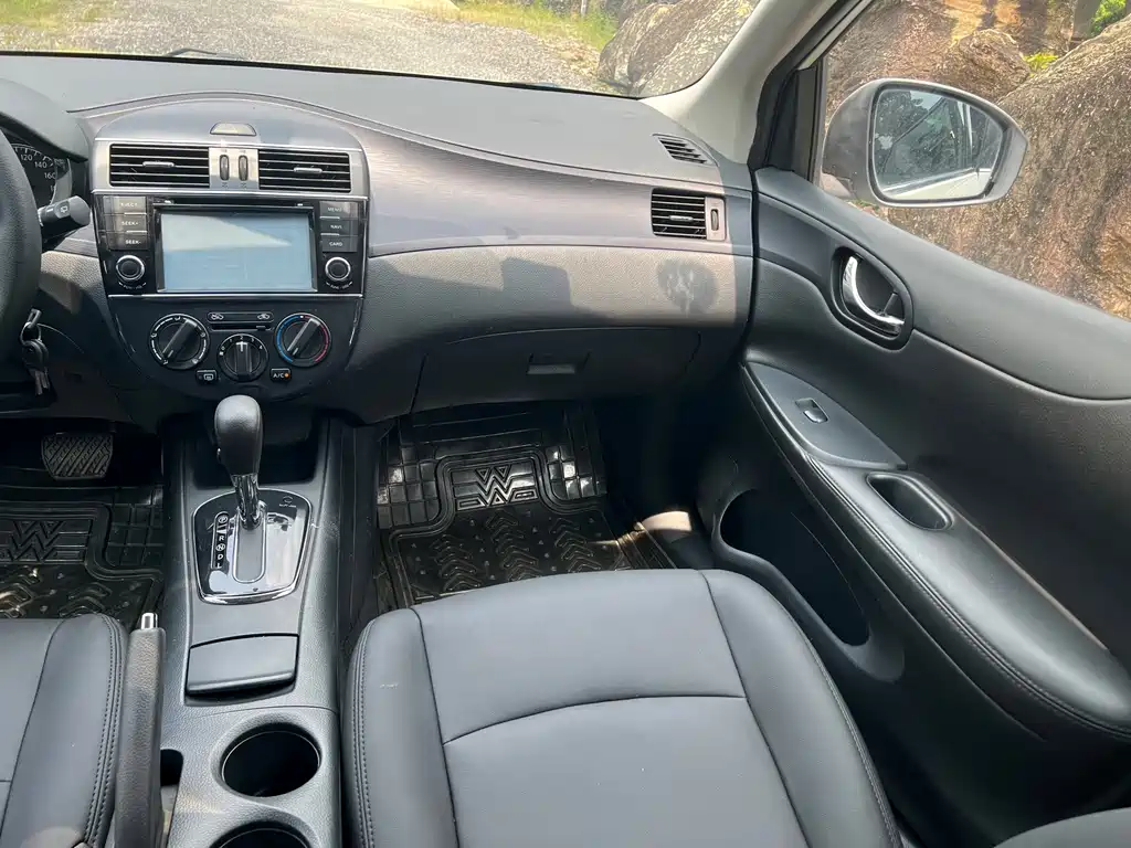 Nissan Tiida — миниатюра 11