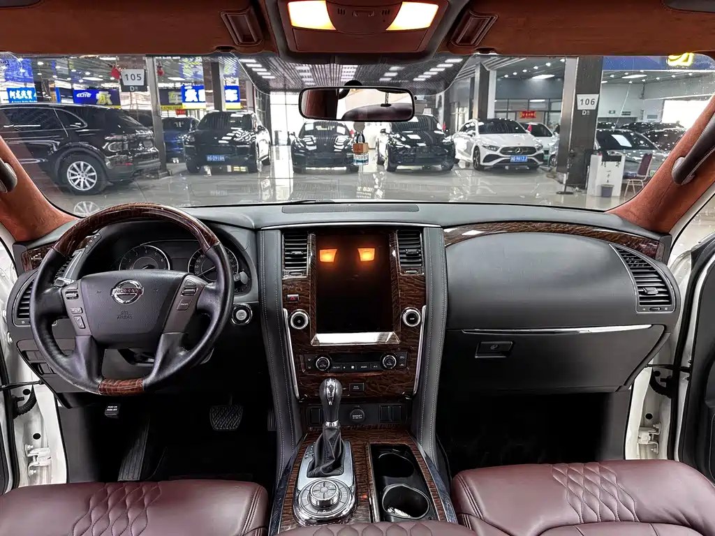 Nissan Patrol — миниатюра 13