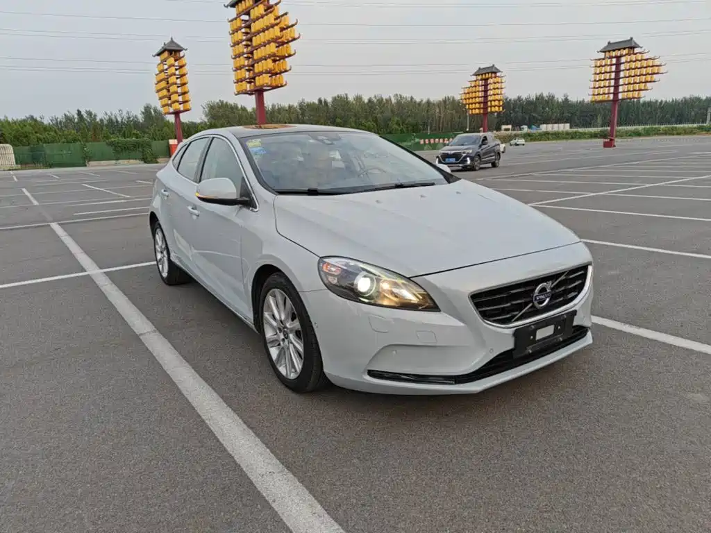 Volvo V40 — миниатюра 22