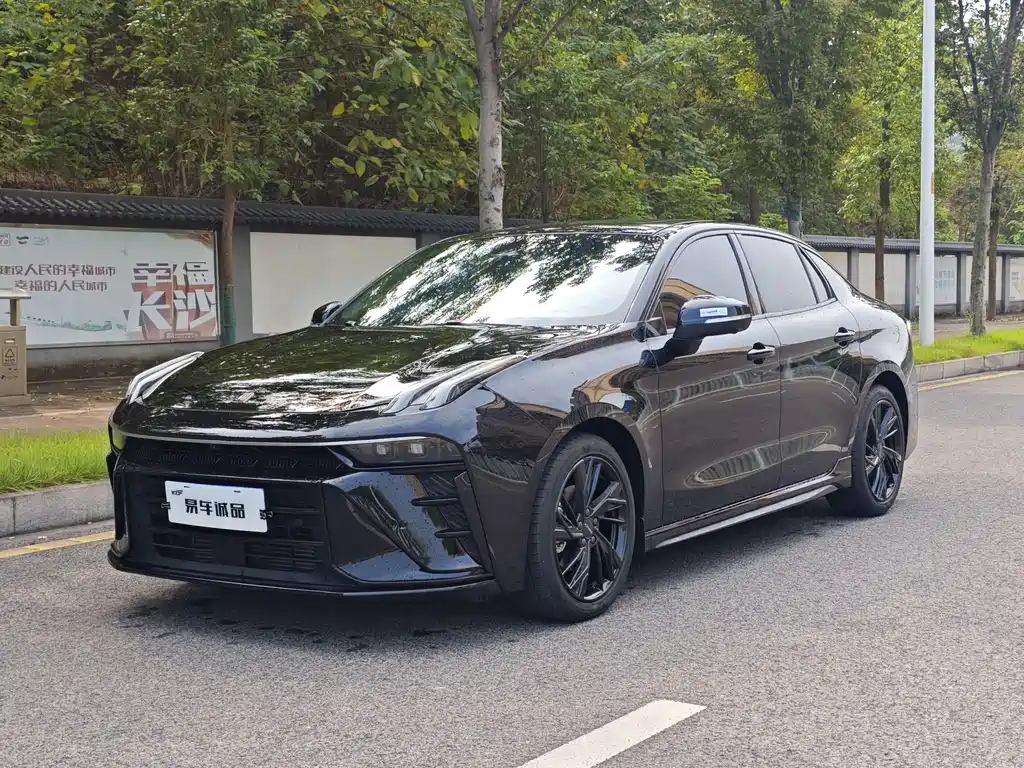Lynk & Co 03