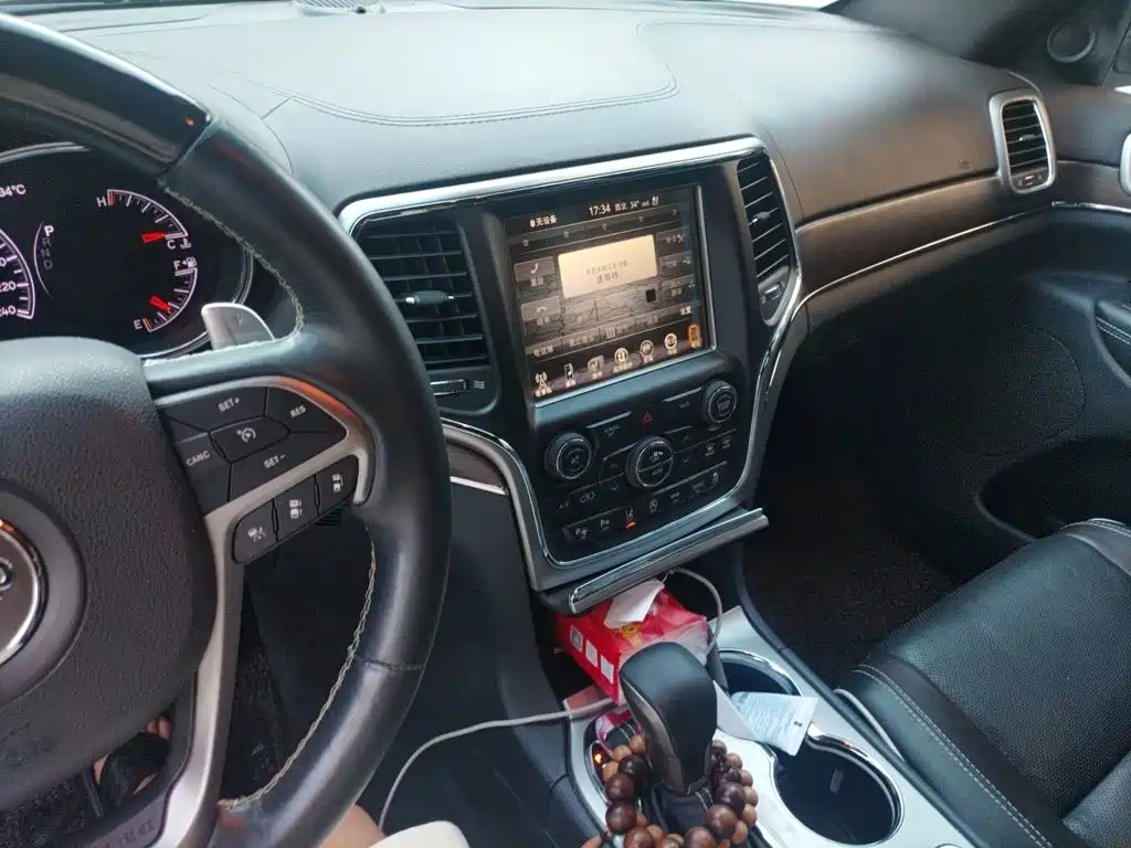 Jeep Grand Cherokee (Import) — миниатюра 14