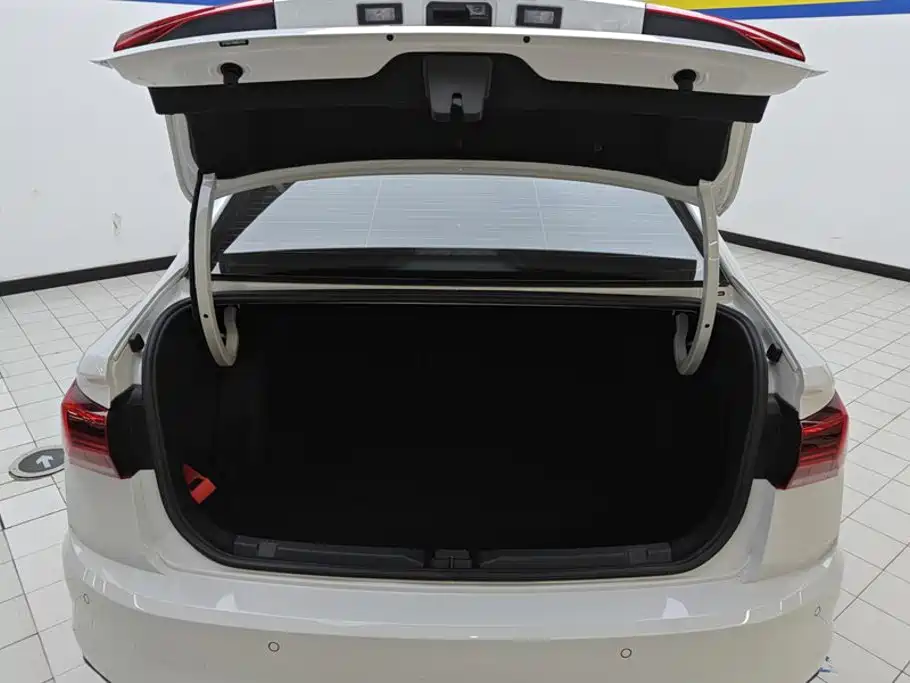 Volkswagen Bora — миниатюра 4