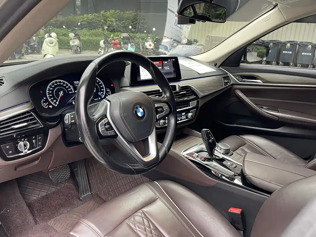 BMW 5 Series 5 2019 530Le Luxury