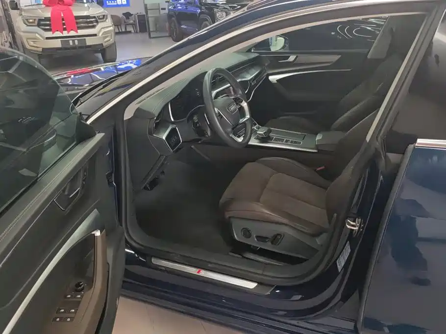 Audi A7L — миниатюра 9