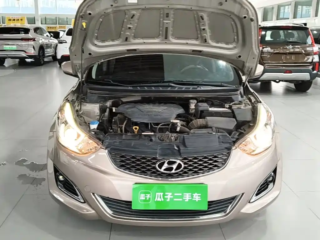 Hyundai Elantra Langdong — миниатюра 20