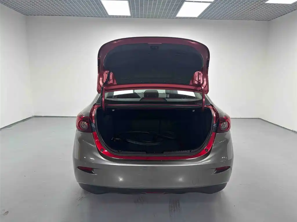 MAZDA 3 ANGKESAILA