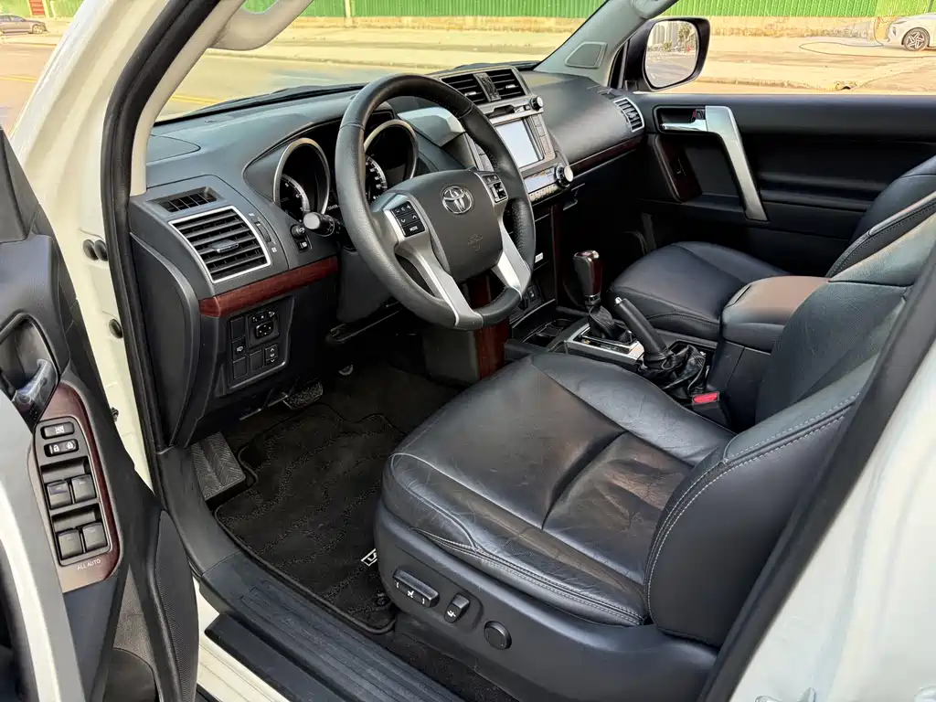 Toyota Land Cruiser Prado 2016 3.5L AT TX-L