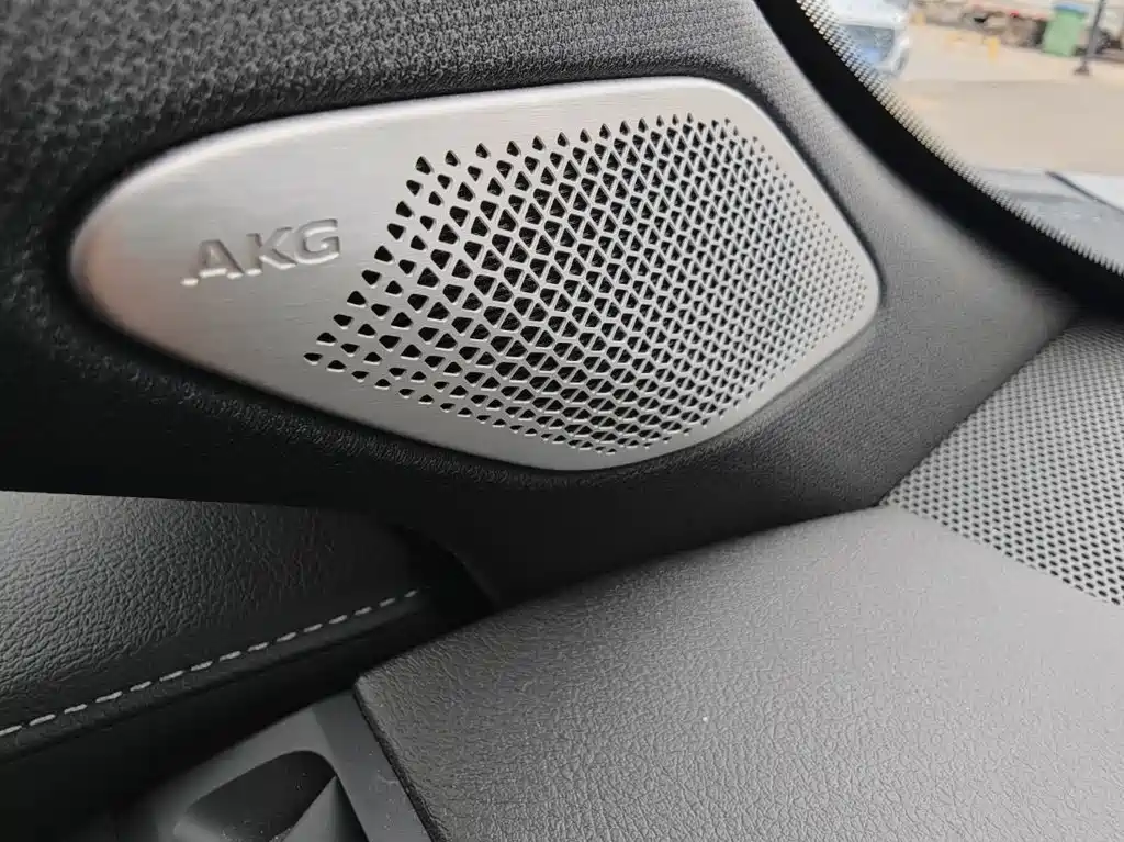 Cadillac XT4 — миниатюра 13