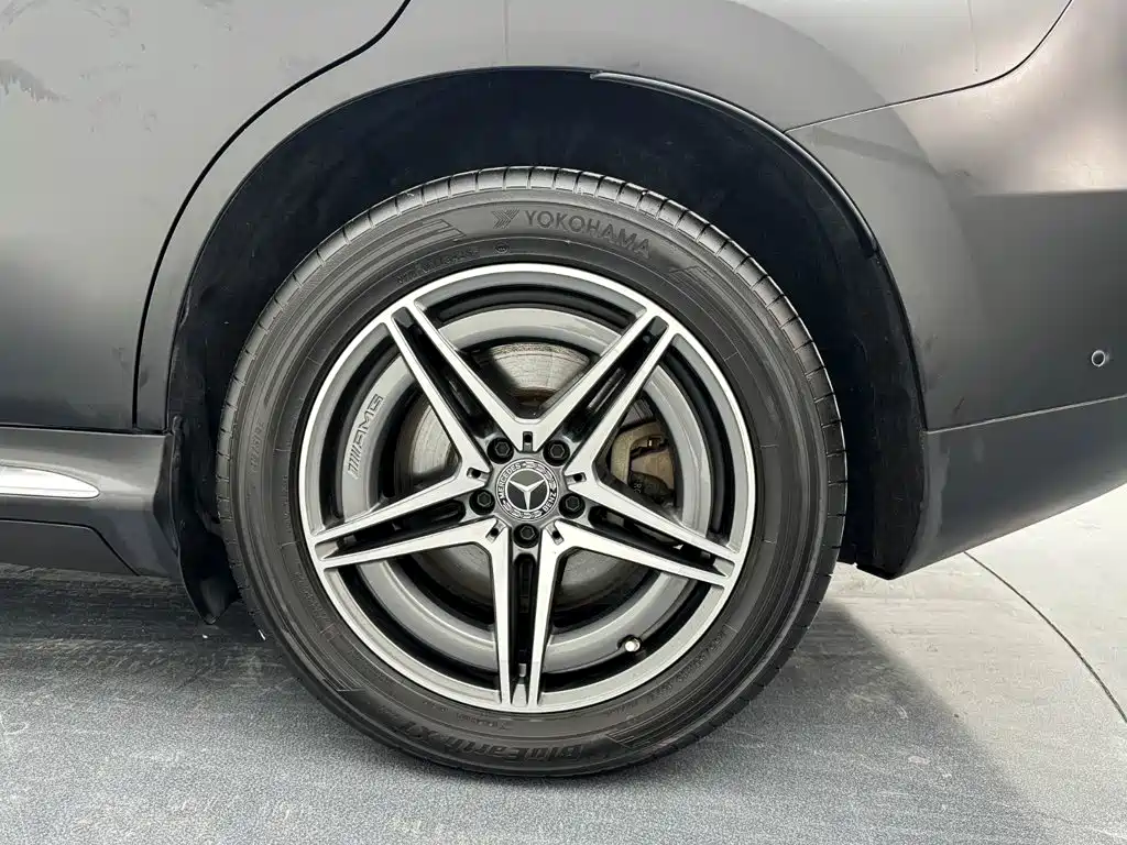 Mercedes-Benz EQC — миниатюра 24