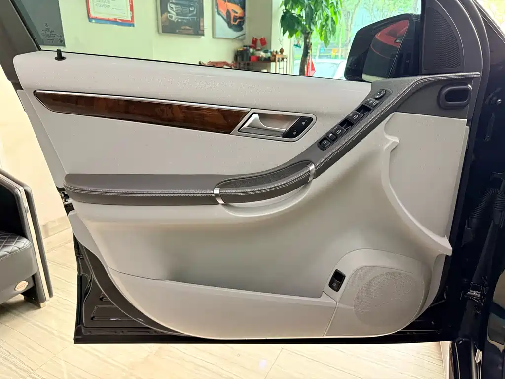 Mercedes-Benz R-Class — миниатюра 14