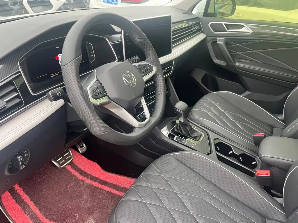 Volkswagen Tiguan L — миниатюра 18