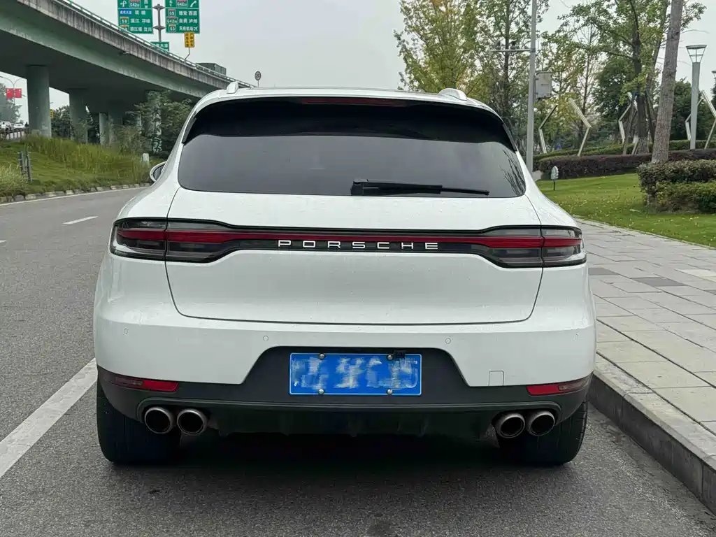 Porsche Macan — миниатюра 16