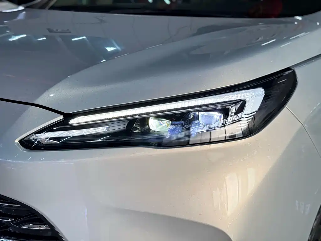 Buick GL8 Hybrid — миниатюра 4