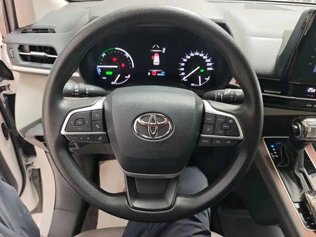 Toyota Sienna — миниатюра 11