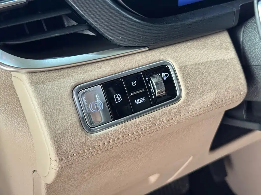 Buick GL8 Hybrid — миниатюра 25