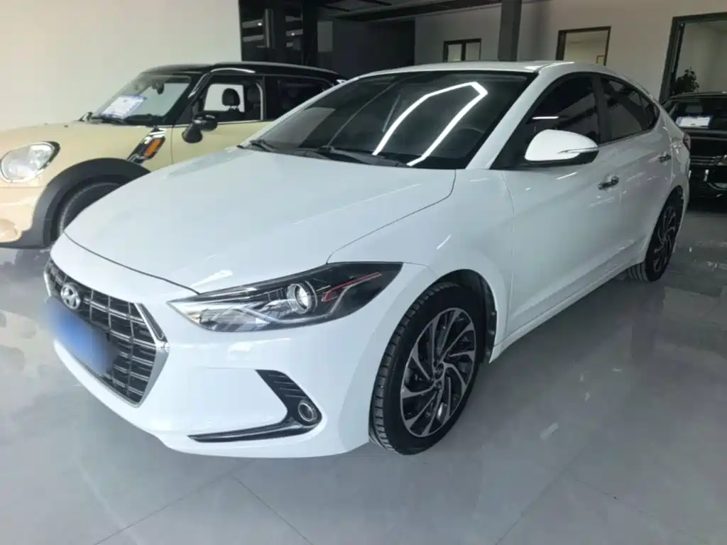 Hyundai Elantra — миниатюра 2