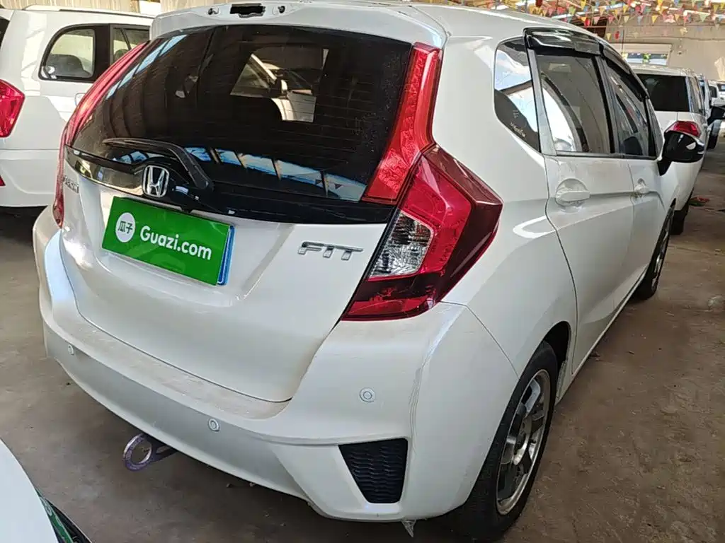 Honda Fit — миниатюра 7