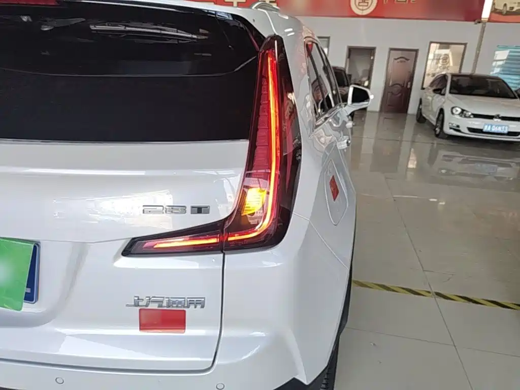 Cadillac XT4 — миниатюра 8