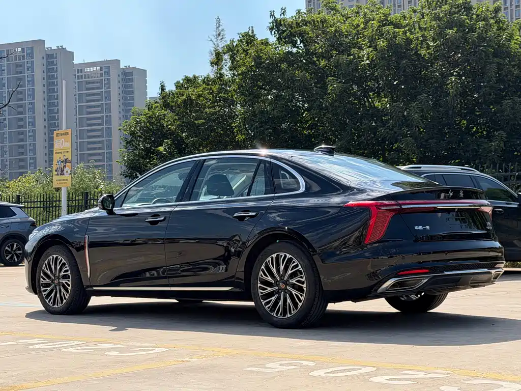 Hongqi Hongqi H5 — миниатюра 6