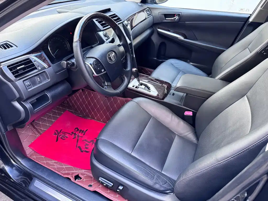 Toyota Camry — миниатюра 4