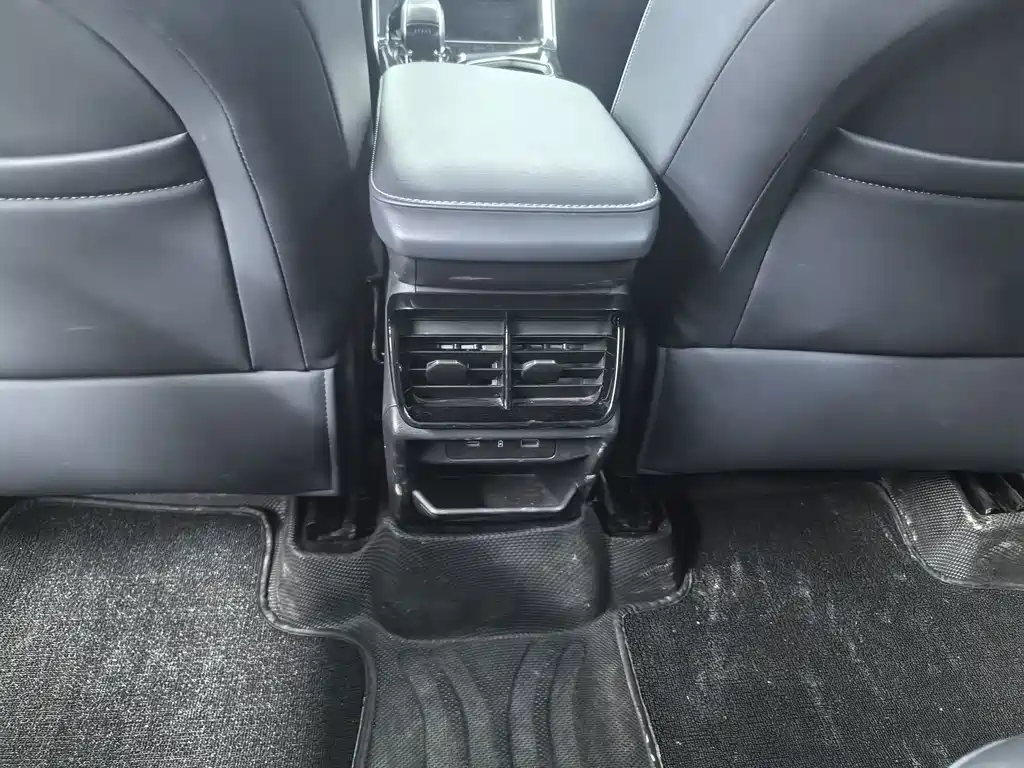 Geely Boyue L — миниатюра 10