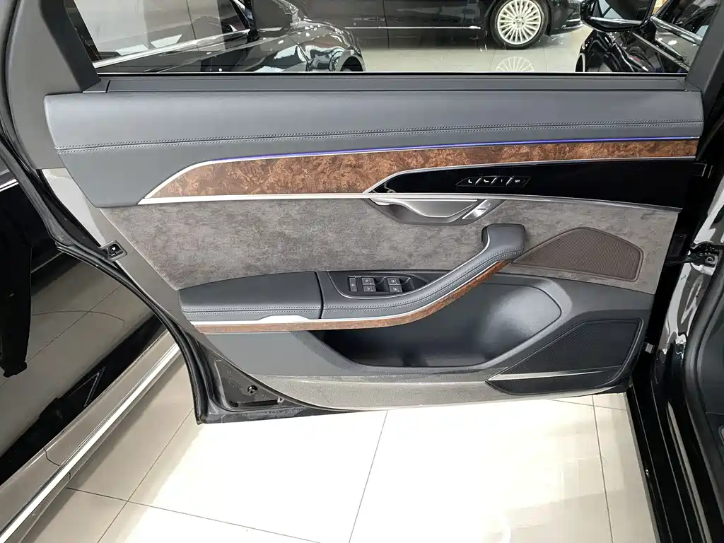 Audi A8 — фотографии объявления, Фото 12