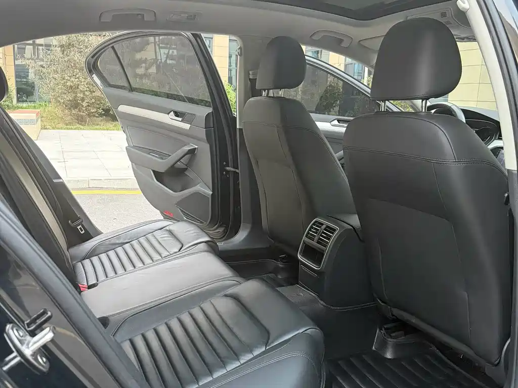 Volkswagen Magotan — миниатюра 6