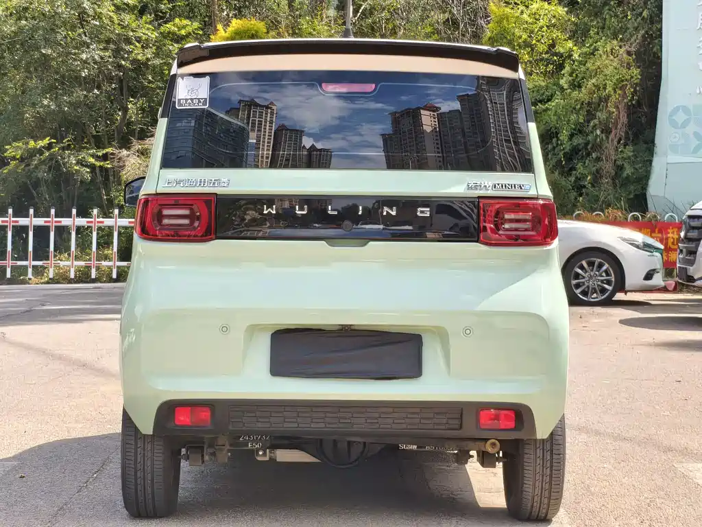 Wuling MINIEV — миниатюра 5