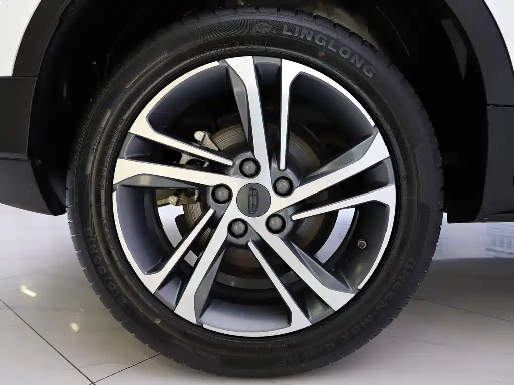 Geely Binyue — миниатюра 21