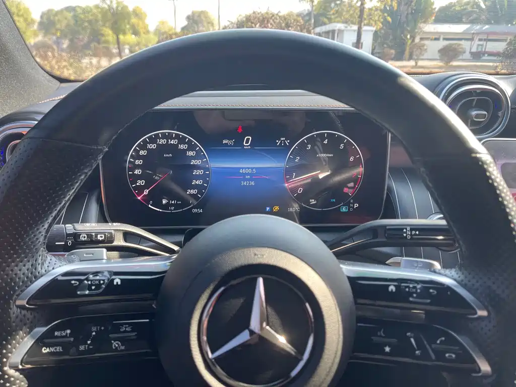 MERCEDES-BENZ GLC
