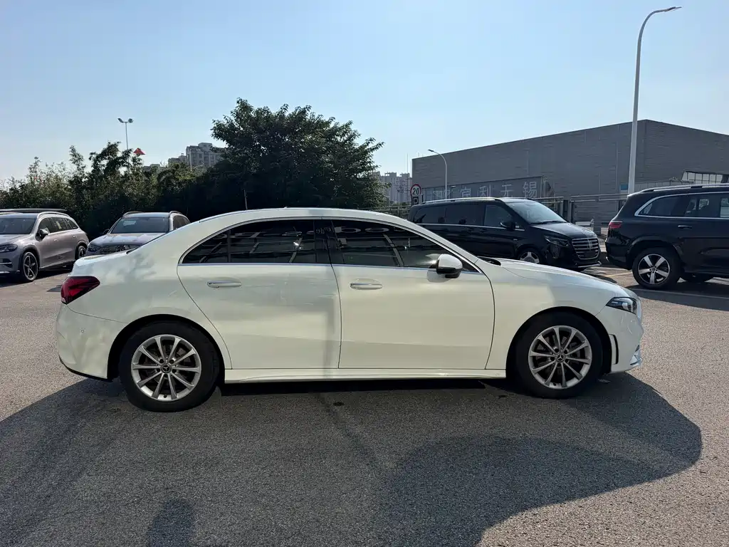 Mercedes-Benz A-Class — миниатюра 11