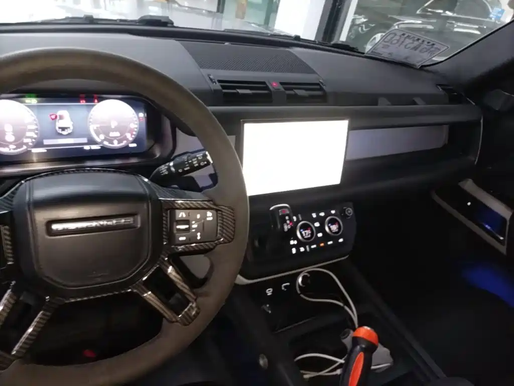 Land Rover Defender — миниатюра 10