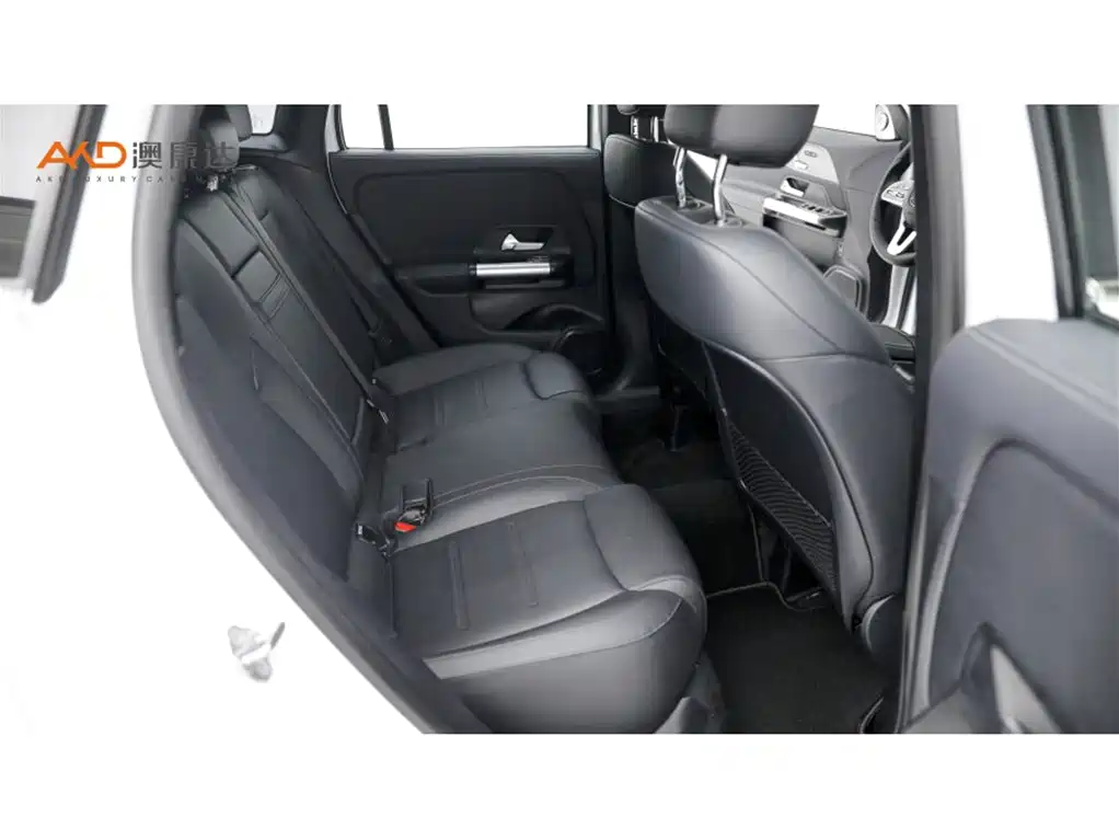 Mercedes-Benz GLA — миниатюра 8