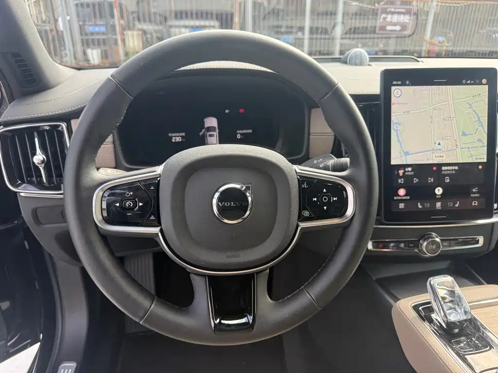 Volvo S90 PHEV — миниатюра 11