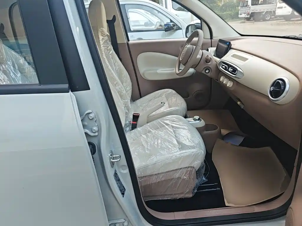 Wuling MINIEV — миниатюра 25