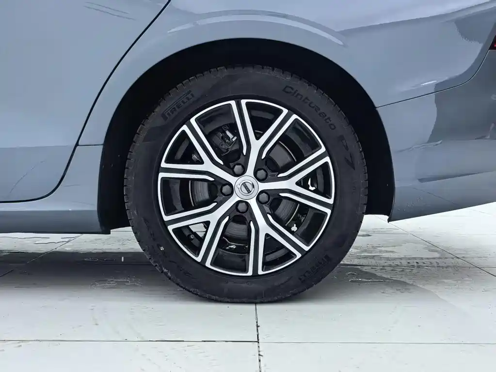Volvo S60 — миниатюра 26