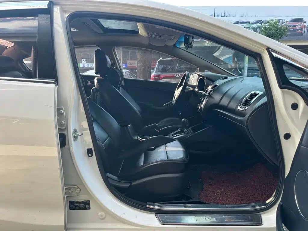 Kia K3 — миниатюра 5