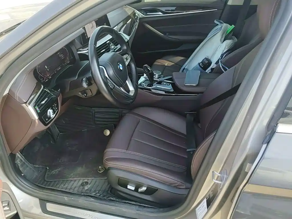 BMW 5 Series — миниатюра 15
