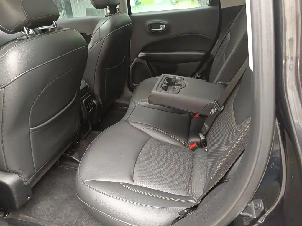 Jeep Compass — миниатюра 17