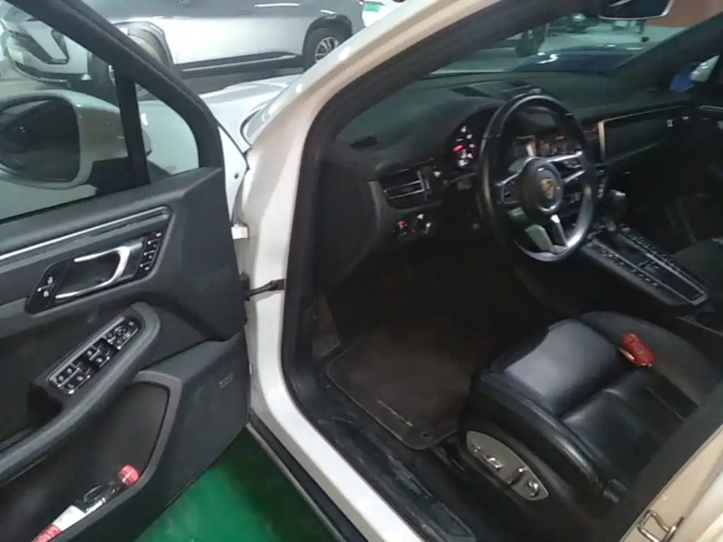 Porsche Macan — миниатюра 16