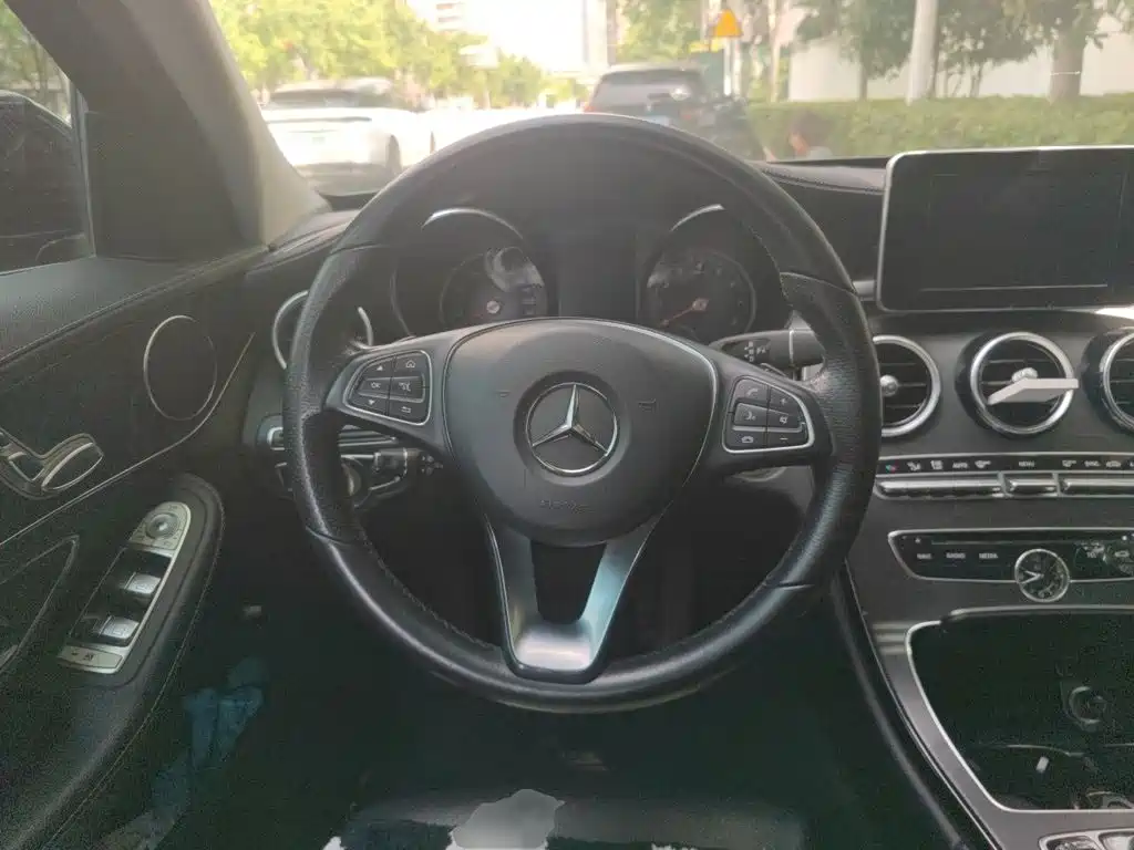 Mercedes-Benz C-Class — миниатюра 3