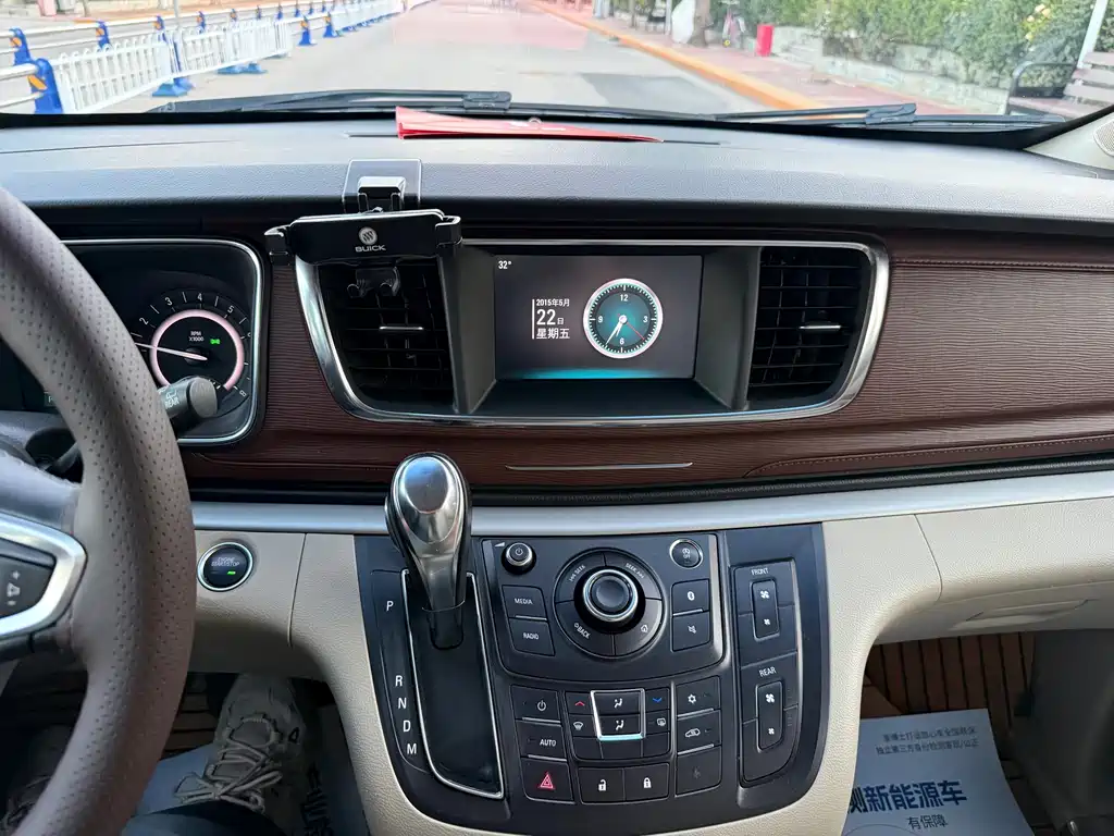 Buick GL8 — миниатюра 14