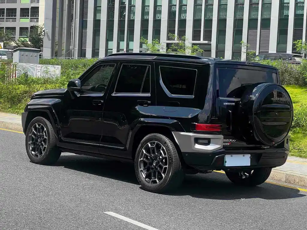 TANK TANK 700 NEW ENERGY