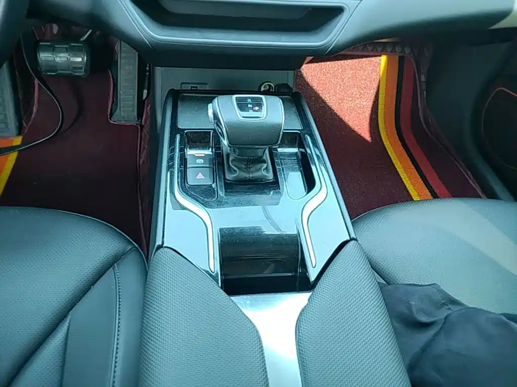Hongqi Hongqi E-QM5 — миниатюра 14