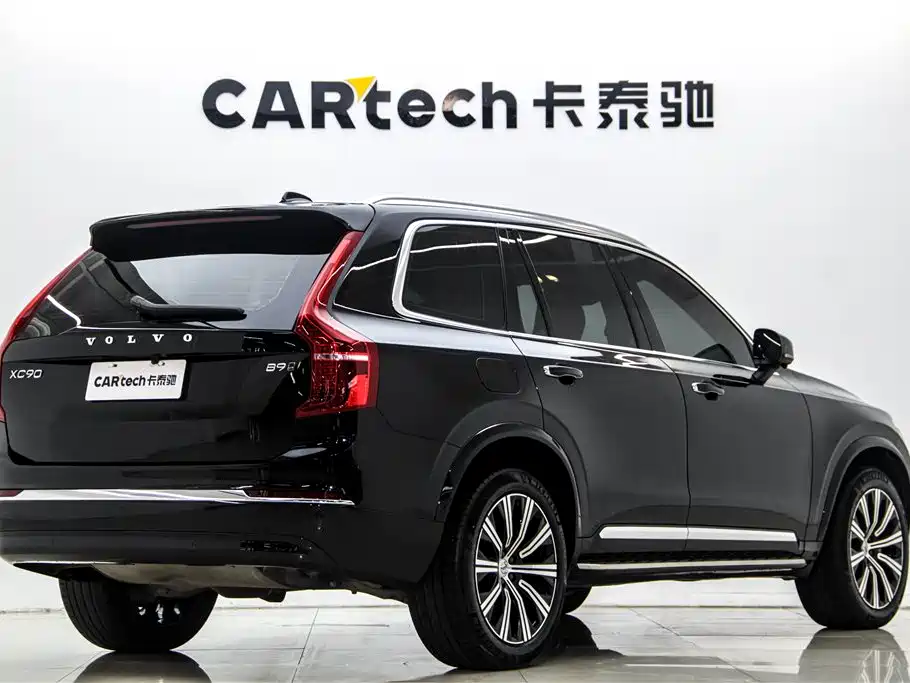 Volvo XC90 2023 B6 Luxury 7 мест