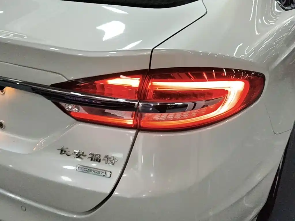 Ford Mondeo — миниатюра 24