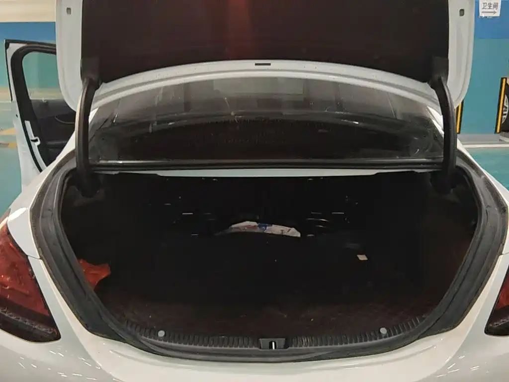 Mercedes-Benz C-Class — миниатюра 15
