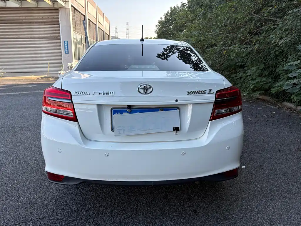 Toyota Yaris L — миниатюра 13